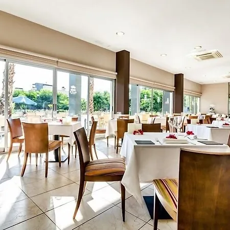 Otel El Plantio Golf 4*